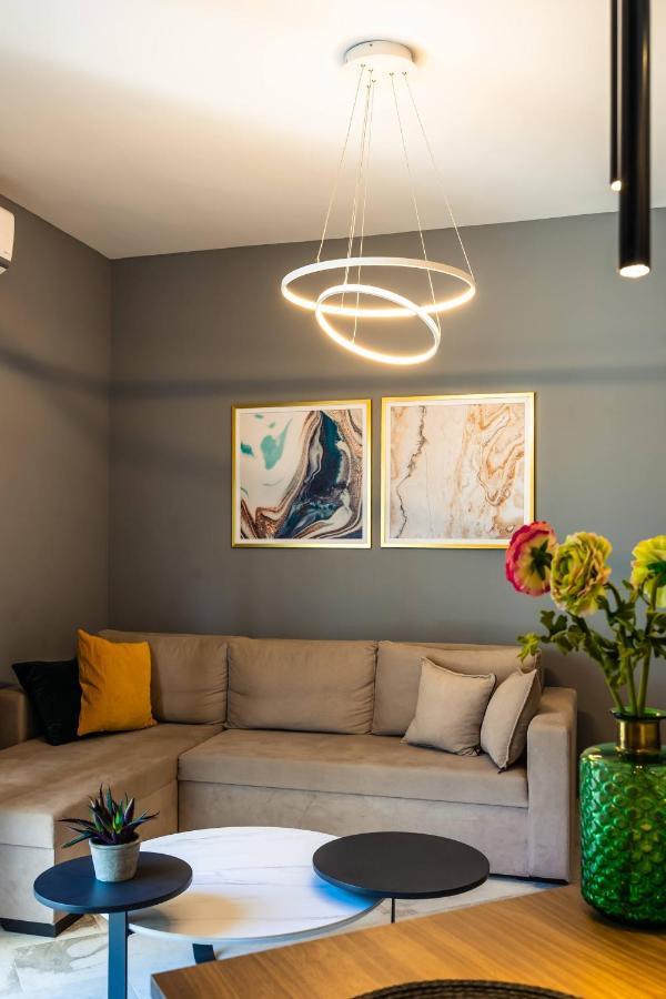 Cozy Modern Apartment Inside The City Center เทสซาโลนิกิ ภายนอก รูปภาพ