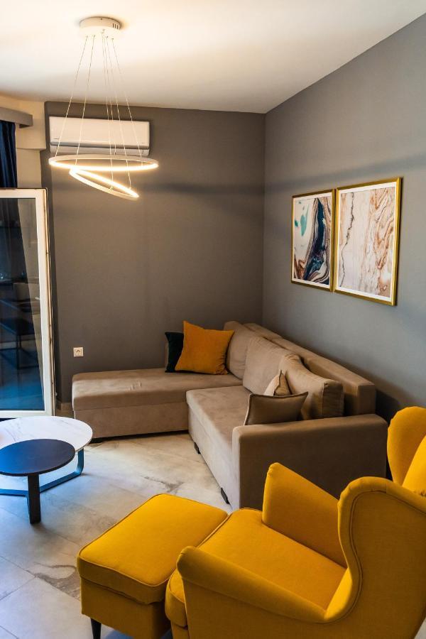 Cozy Modern Apartment Inside The City Center เทสซาโลนิกิ ภายนอก รูปภาพ